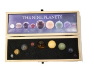 Układ słoneczny Minerały kamienie w drewnianej szkatułce 9 PLANET