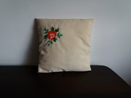 POSZEWKA RĘCZNIE HAFTOWANA 44/42 cm.