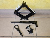 Zestaw narzędzi Ford Focus 2015 - podnośnik + klucz 19mm + hak