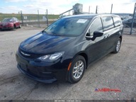 Chrysler Voyager 2023 r.,3,6L LX 3.6 Benzyna 287KM