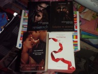 ZMIERZCH Zaćmienie, Przed świtem, Księżyc w nowiu 4 tomy S. Meyer 1x biała