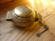 stary XIX w.pojemnik na pastę z betel z łyżeczką Betel Limonka Betel --Box