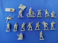 żołnierzyki PRL 1:72 żołnierze Francuzi 16 sztuk