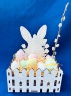 Drewniana osłonka / skrzynka wielkanocna z zajączkiem na rzeżuchę pisanki