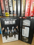 FACECI W CZERNI 2 KASETA WIDEO VHS - TOMMY LEE JONES | KOMEDIA