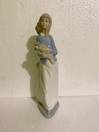 Figurka dziewczyna z kwiatkiem Valencia 28cm