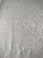 Obrus żakardowy tłoczony wzór biały 140x150 plamoodporny