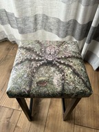 TABORET, krzesło, ekoskóra z nadrukiem, pająk na korze, 33x33cm, wys. 55cm