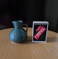 Miniaturowy wazonik ze szkliwionej ceramiki, lata 60, PRL