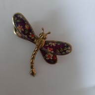 Broszka - ważka z emaliowanymi skrzydłami motyw kwiatowy w stylu Vintage