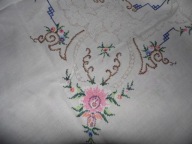 DUŻY OBRUS HAFT KRZYŻYKOWY + MEREŻKA - 120 cm x 122 cm