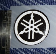 YAMAHA Logo 3D 2,8cm ODBLASK 1szt Emblemat FZ MT R1 YZF Tenere Majesty