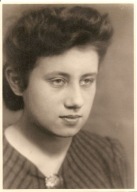 KOBIETA -PORTRET -zdjęcie -większy format -lata 70-te