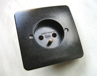 GNIAZDO z BOLCEM : UZIEMIENIE - Czarny BAKELIT pod TYNK ... !!!