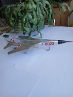 STARY METALOWY SAMOLOT MODEL SAMOLOTU MIG 8023