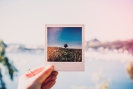 10x ZDJĘCIA RETRO STYL POLAROID 10x13cm ODBITKI Z NAPISAMI JAKOŚĆ PAMIĄTKA