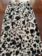 Spódnica S z rozcięciem na zamek we wzór szaroczarna