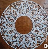 Serwetka .szydełk.na obręczy met.30 cm