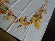 OBRUS LNIANY 154 / 136 cm.