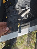 RYGIEL ZAMEK MASKI RENAULT CAPTUR LIFT 656011705R