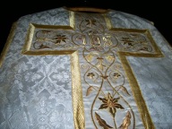 Wspaniały ORNAT w typie rzymskim wraz z akcesoriami Metalizowane aplikacje.