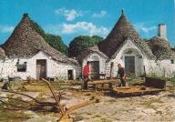 WŁOCHY - ALBEROBELLO - TRULLI - UNESCO - APULIA