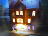 DOM z Wykunsztem i Oświetleniem LED w H0