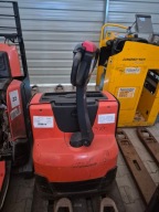 Wózek paletowy elektryczny- BT LWE200