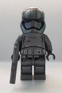 Lego Star Wars figurka Captain Phasma (Rounded Mouth Pattern)