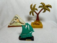 Bibeloty PRL serwetnik góral juhas palmy i słoń łódka bakielit bursztynowy