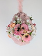 Jajko wielkanocne dekoracyjne z mechatego sznurka i kwiatów, rękodzieło