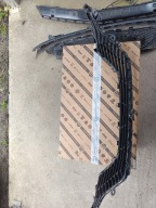 Peugot środkowa kratka zderzaka 9823209880