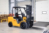 WÓZEK WIDŁOWY TCM FGE30E2 LPG