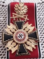 złoty Krzyz NSDAP z liśćmi dębu