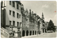 LEGNICA - ZABYTKOWE KAMIENICZKI W RYNKU