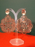 Efektowne kolczyki w kolorze złota