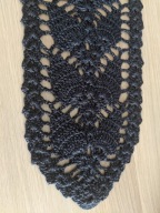 Wąski bieżnik rękodzieło szydełkowe 16x62 serwetka granat 1cm=1zł