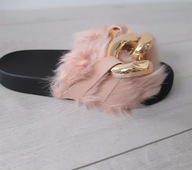 KLAPKI złoty łańcuch z futerkiem róż 38