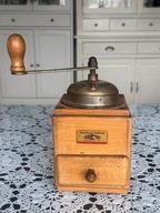 Stary drewniany młynek kolekcjonerski HaHa