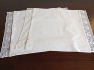POSZEWKI BAWEŁNIANE GŁADKIE Z KORONKAMI 45 / 44 cm. 2 szt.