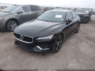 Volvo S60 2.0 B5 250KM benzyna 4X4 , wersja INSCRIPTION , drobna szkoda