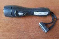 Czarna gumowana latarka klasyczna Duracell na baterie AA
