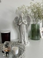 Modlący się Aniołek ze Skrzydłami - Figura Betonowa Ręcznie Malowany, 31 cm