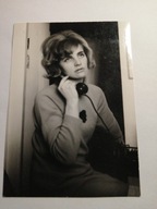 KOBIETA PODCZAS ROZMOWY TELEFONICZNEJ- LATA68