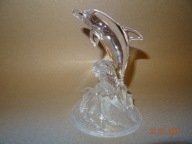 szklana, kryształowa figurka delfin na fali Cristal D'Arques