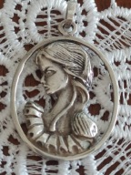 srebrna stara zawieszka