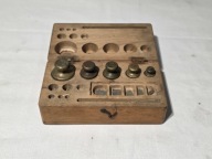 Stare odważniki mosiężne w drewnianym etui 1mg-20dkg