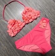 ŚLICZNY strój kąpielowy bikini r.158/164 coral kwiatki 3D