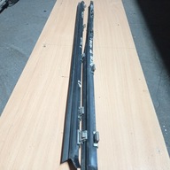 469663017 Listwa zgarniająca boczka drzwi przód przednia Vectra C Sedan