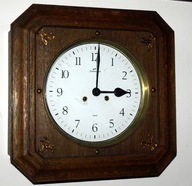 Zegar wiszący półgodzinny głęboki gong 1940r Holandia